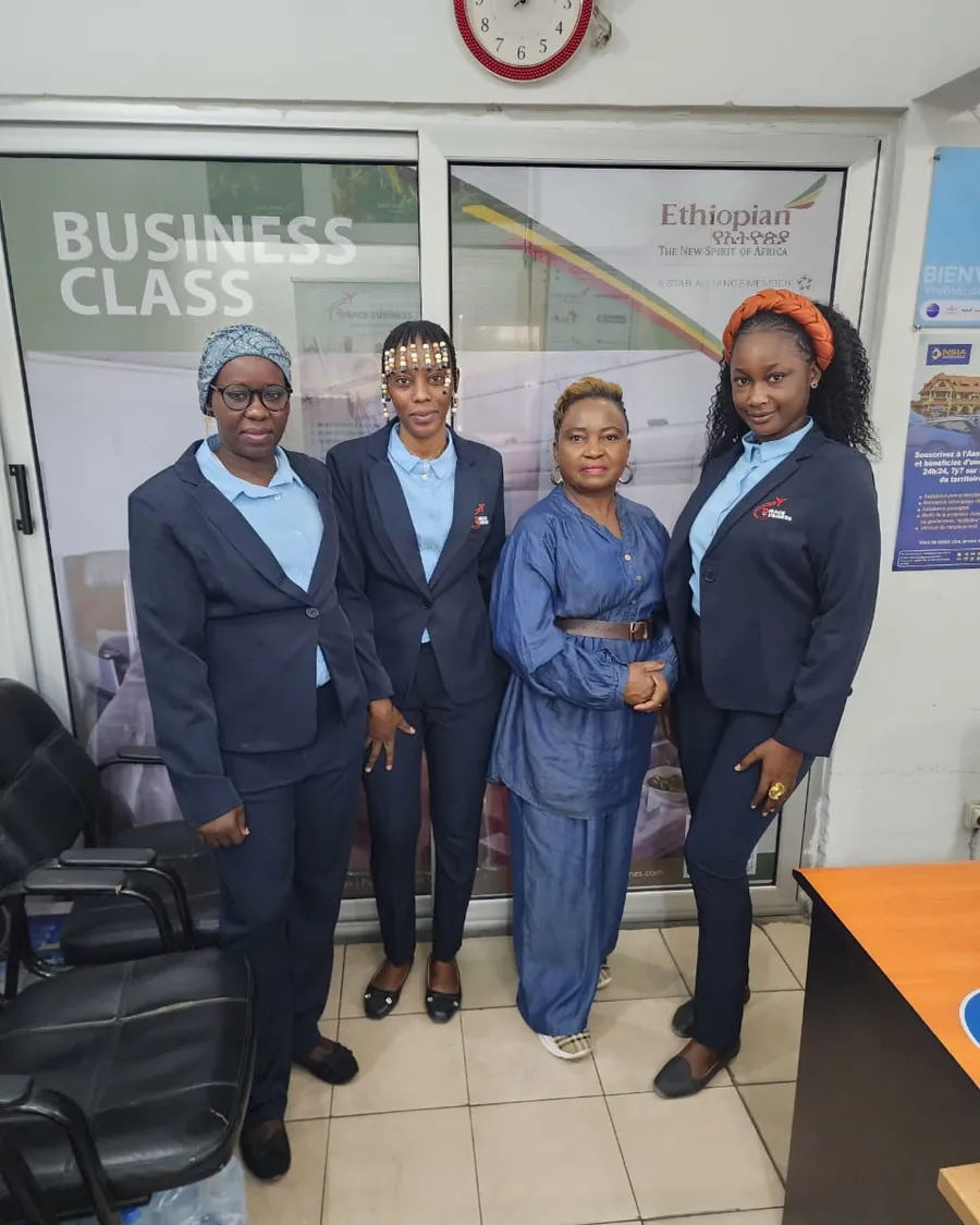 L'équipe de Bibace Business dans l'agence du Marché Total, à Brazzaville